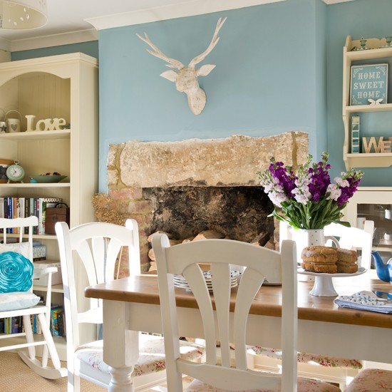 Duck-Egg-and-White-Country-Dining-Room-Beautiful-Homes-Housetohome-1