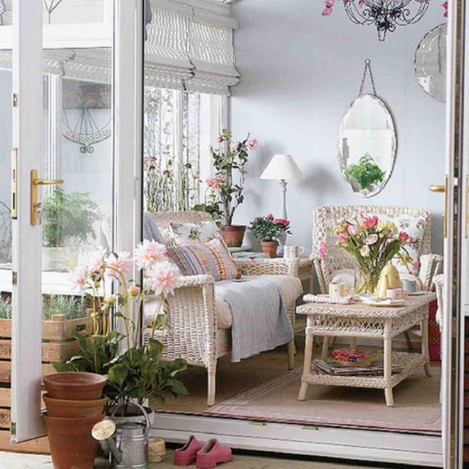 Beautiful-flower-in-the-living-room-interior-design-1024x1024