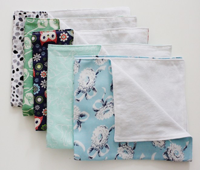 diy-fat-quarter-burp-cloth-tutorial-via-my-hands-made-it