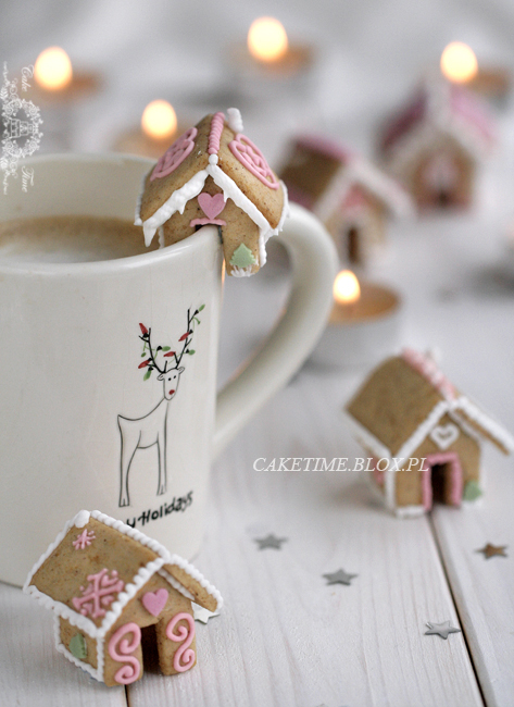 Mini gingerbread houses