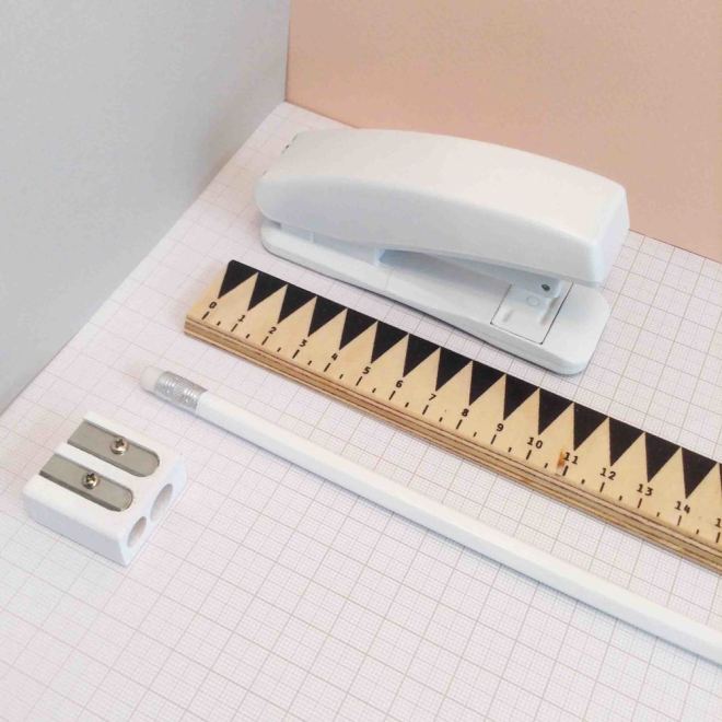 BLACK_RULER_CLOSEUP_STYLED_low_res